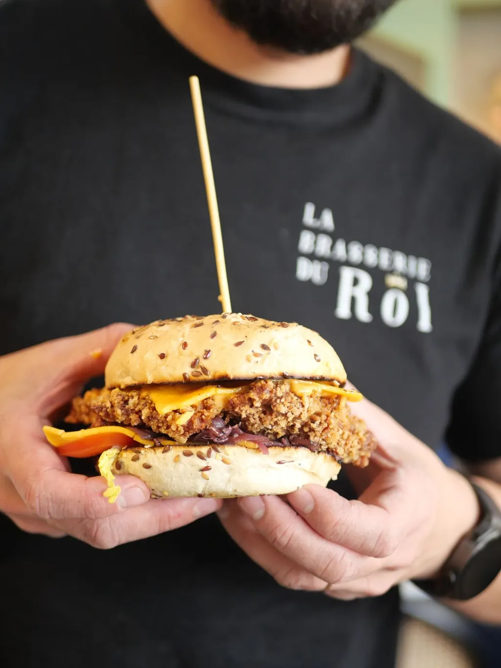 Le burger Signature de La Ménagerie, restaurant burger près de Versailles
